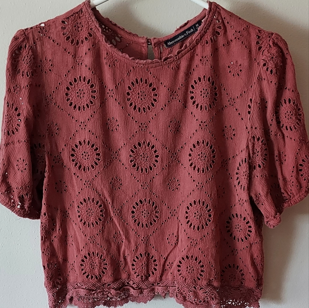 Abercrombie and Fitch Laser Crochet Cutout Crop Top Size Medium Rose Berry Color
